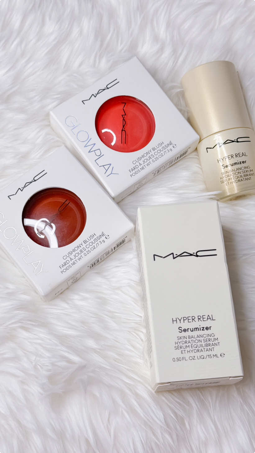 There’s a trending smoothie in town!! 🍧🍦 MAC Blush Smoothie is the ultimate pick for that natural, radiant glow everyone wants. This blend of Glow Play Blush and Hyper Real Serumizer enhances skin texture over time, giving you that “boyfriend blush” effect effortlessly. Gifted by MAC Cosmetics @MAC Cosmetics USA  🏷️ #giftedbymaccosmetics #makeup #makeupoftheday #mac #maccosmetics #blush #makeuplover  #ugccommunity #fyp #discoverunder5k 