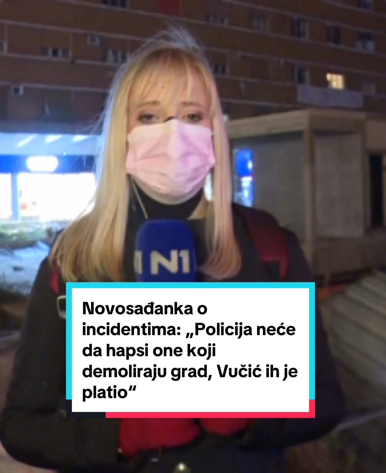 Demonstrantkinja koja se našla u blizini gde su se dešavali incidenti grupe maskiranih muškaraca, na čije demoliranje, policija ne reaguje, rekla je za N1 da ih je 