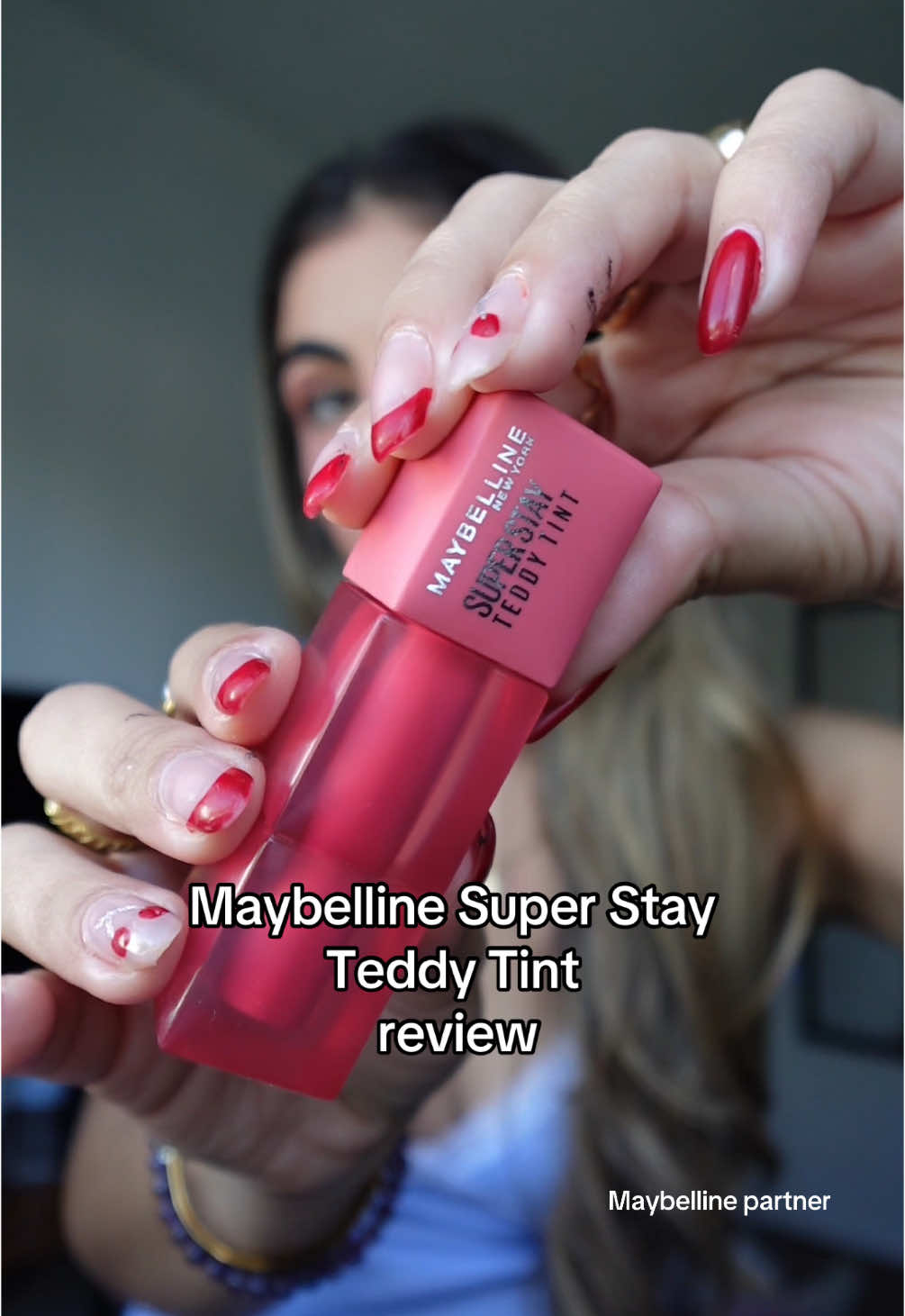 Maybelline Super Stay Teddy Tint, literalmente el mejor lip tint que existe, sin comparación🩷🫶🏻✨🫧 #maybellinepartner #maybelline #maybellinesuperstay   #creatorsearchinsights BUILDABLE- BLURRED UP 10 12HK WEAR, MATTE COLOR NO TRANSFER COLOR PLUSH, LIGHT WEIGHTFEEL ADORABLE PACKAGING