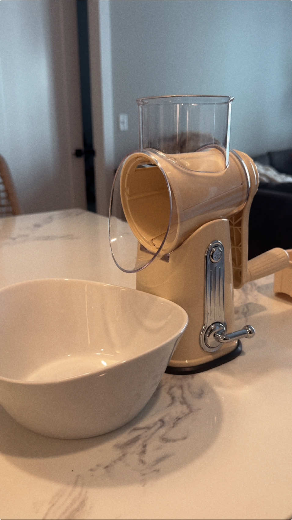 I low key thought this rotary grater was just gonna sit in my cabinet forever but this thing is a time saver when it comes to meal prep and chopping veggies. I love that it doubles as a cheese grater as well #rotarygrater #cheesegrater #mandoline #mealprep #grater #veggies #mealprepping #satisfying #asmr #asmrsounds #asmrvideo #cooking #CookingHacks 