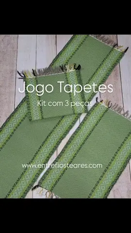 Jogos de Tapetes  Linha Jacquard Entrefios  Praticamente e beleza, ideal para cozinha, banheiros e quarto, fácil manutenção, lavável na máquina.  Kit com 3 peças $89,10🛍 Feitos em malha de algodão.  Confira em nosso site  http://www.entrefiosteares.com  🛒Usando o cupom promocional [AQUECENDOACASA] ganhe 10% desconto  📦entregamos em todo Brasil  💳pix, boleto e cartão em até 6x sem juros  #entrefios #feitocomcarinho #tapetecolorido #jogotapete #jogopassadeira #tapetexadrez #tapetesartesanais #casaaconchego #casacolorida #casadecora #casaarrumada 