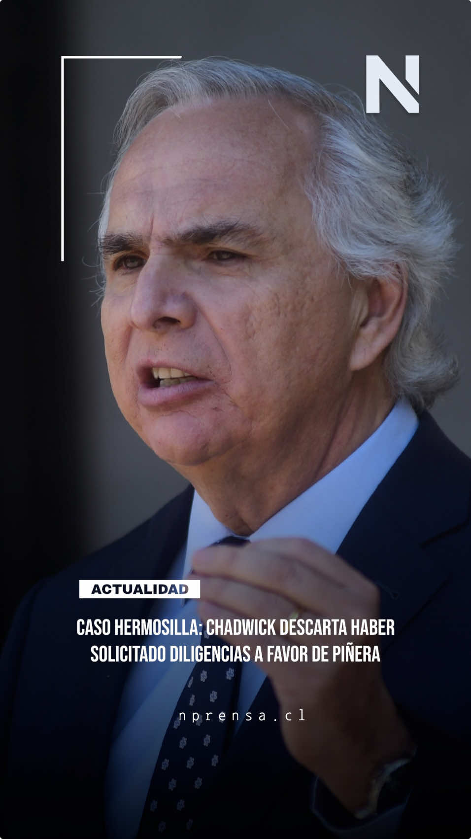 ⚡️El exministro del Interior, Andrés Chadwick, salió al paso de las recientes declaraciones del abogado Juan Pablo Hermosilla y negó rotundamente haber solicitado o recibido información vinculada a investigaciones sobre el expresidente Sebastián Piñera. En un comunicado, Chadwick afirmó que “no he solicitado ni recibido antecedentes de esa naturaleza, menos aún lo habría hecho utilizando canales informales”, dejando claro su postura frente a los rumores que han surgido en el marco del caso Audio. 📣 Únete a nuestra comunidad en Instagram para seguir el debate de esta y otras noticias relevantes! #AndresChadwick #JuanPabloHermosilla #FiscalíaNacional #CasoAudio #ChileNoticias 