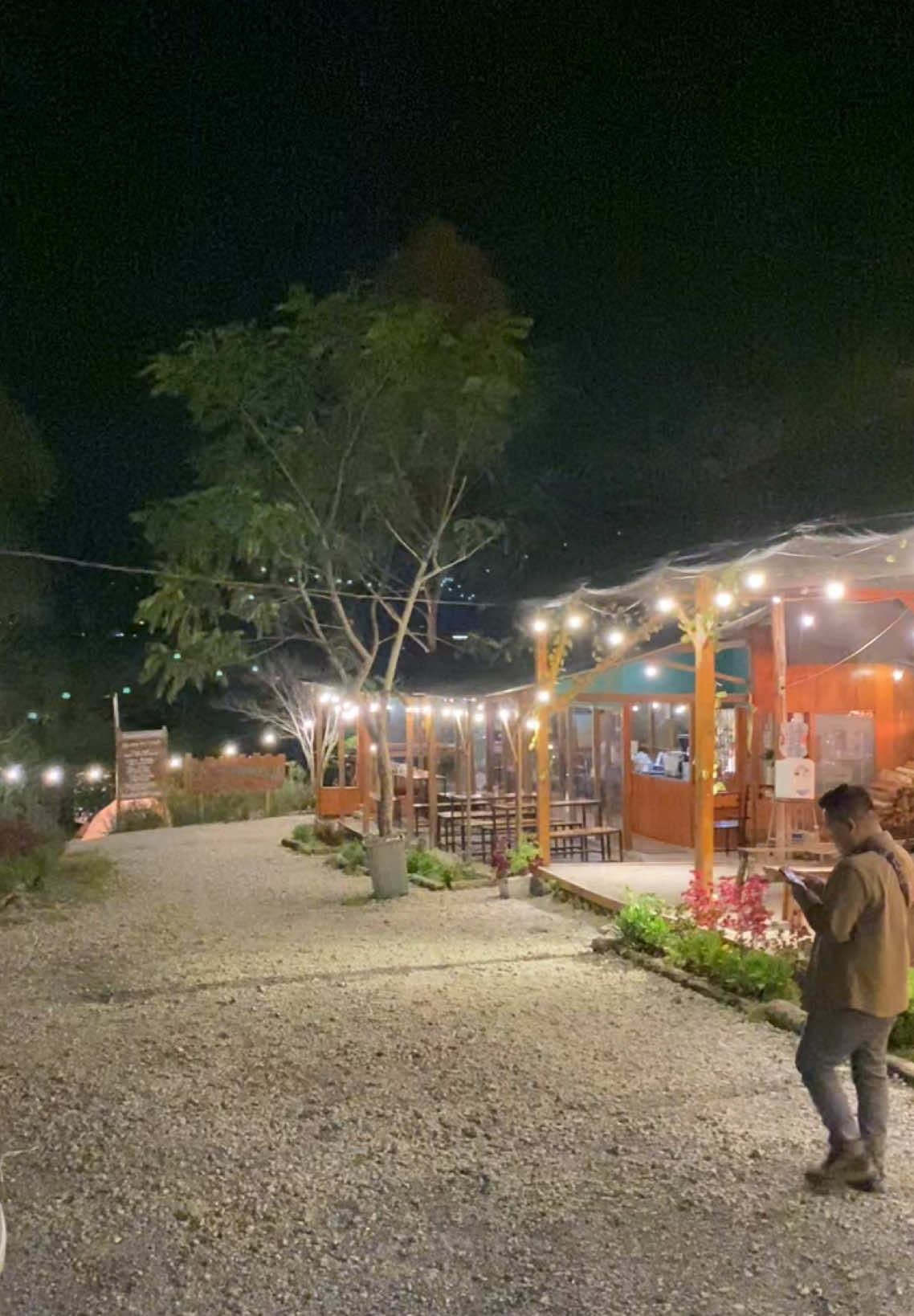 Kapan kamu terakhir ke sini…. Camping di kebun kopi … #solokradjohiddengems 