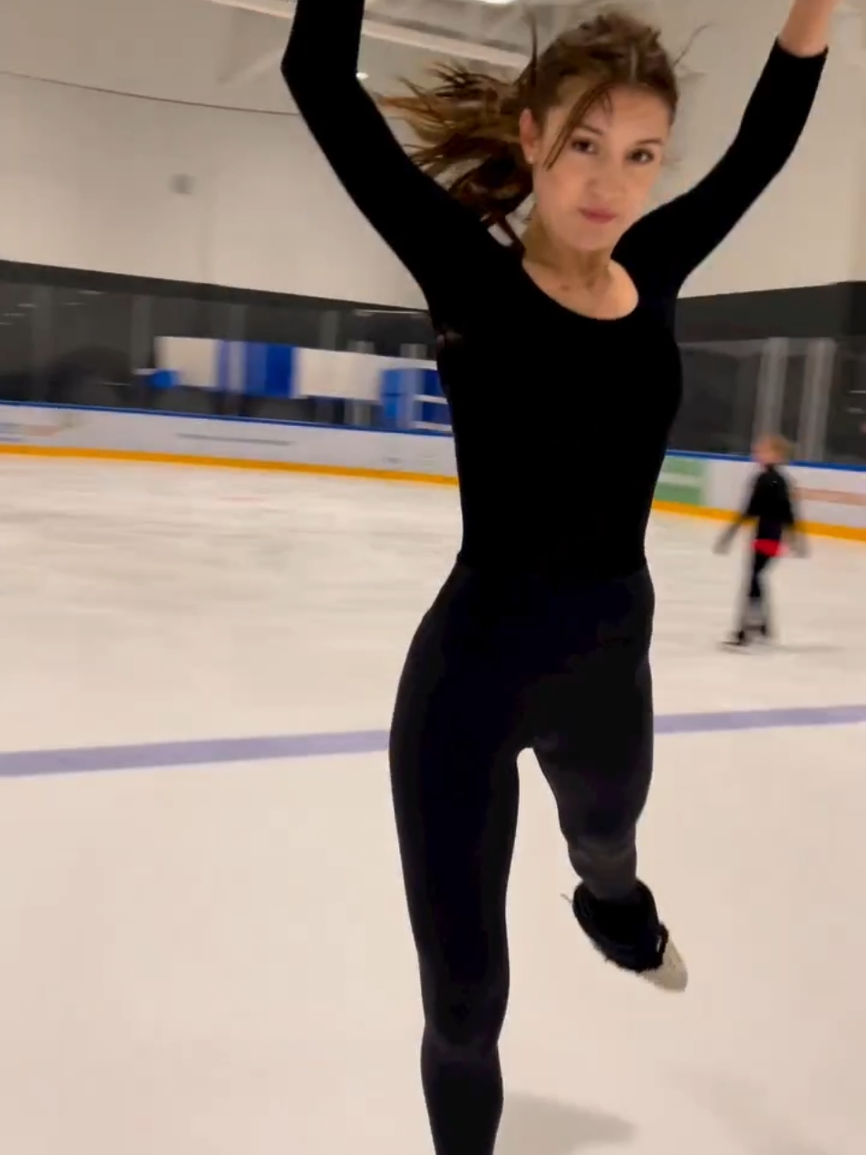 A bela Alexia Paganini. #figureskating #IceSkating #patinacaoartistica #⛸️ #foryou #foryoupage #alexiapaganini 