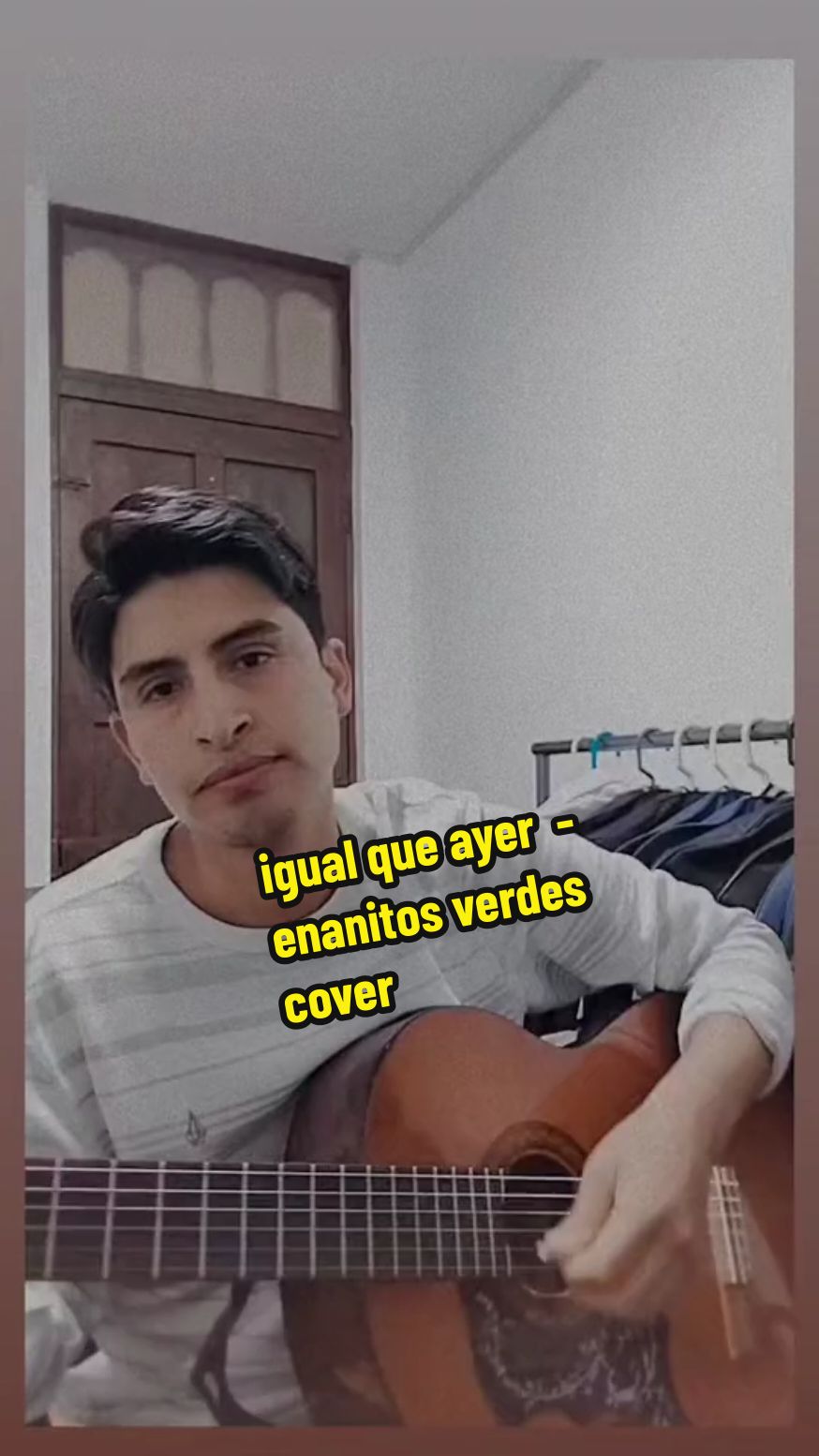 IGUAL QUE AYER  si desean el tutorial , dejen su comentario  #enanitosverdes #cover #chimbote #artistasdetiktok #solista #musico #guitarra #tutorialesdeguitarra #igualqueayer #rock 