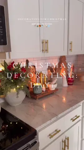I’M SO EXCITED!!🎄🎁Decorating my home for christmas, day 1🎅🏽❄️#christmas #christmasdecor #christmasdecorating #kitchendecor #holidaydecor #christmastree #homedecor #gingerbread #christmascountdown #christmashosting #christmasdessert #asmr #asmrdecorating 