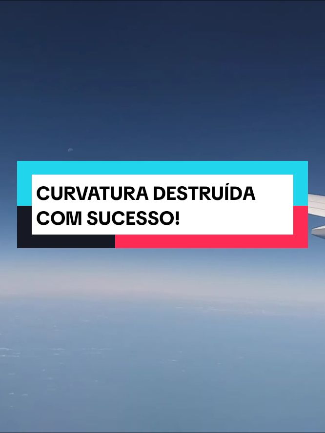 Imagens mostram o horizonte sem curvatura e completamente nivelado. Segundo dados da Terra Globo, é possível notar a curva da Terra a partir de 10 km de altitude, e ela fica ainda mais evidente a partir de 15 km de altitude. Com base nas imagens mostradas, as filmagens feitas de dentro de um avião refutam a falácia de que a curvatura possa ser vista de dentro de aeronaves, e não há nada que sugira curvatura nas filmagens. #terraeplana #mundoplano #terraplanismo #aterraeplana #terraplana #terraflat #terraplana #terraeplana #oterraplanismo 