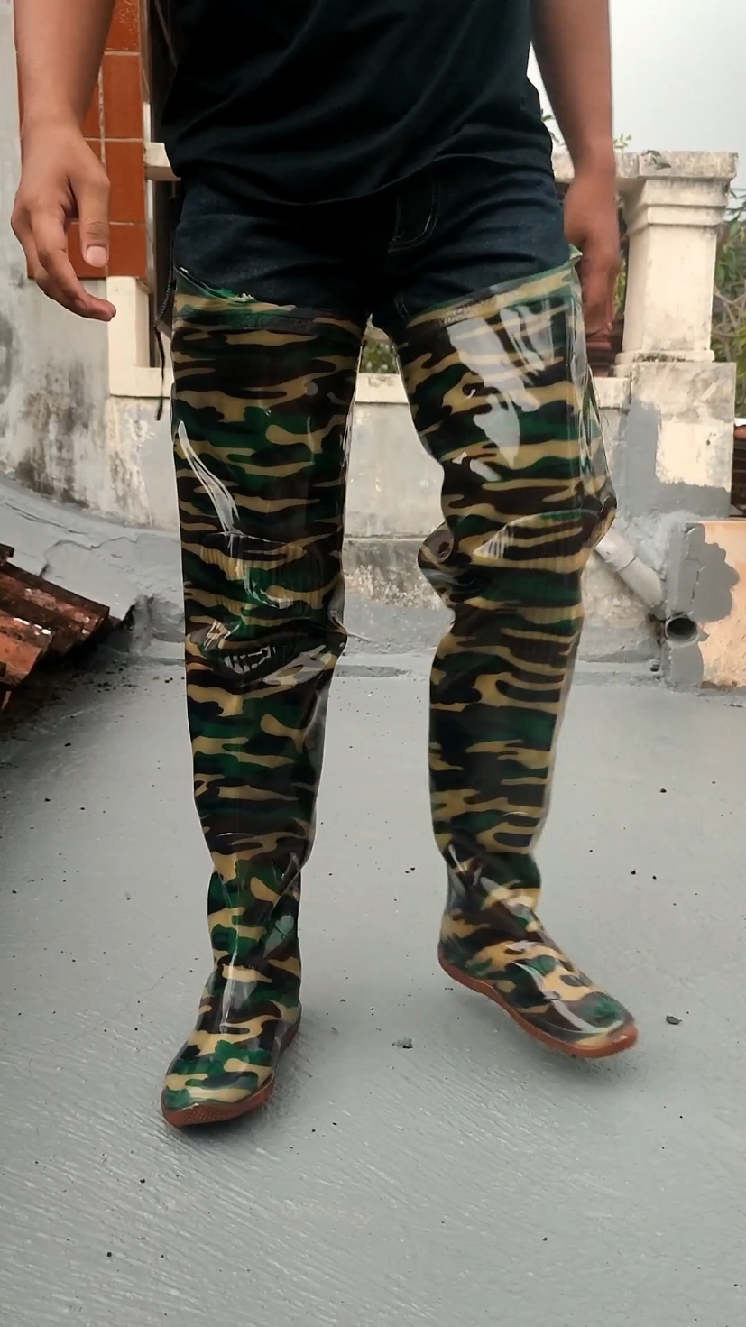 sepatu boots 80cm full karet motif doreng #boots #sepatupetani #sepatuboots #sepatusawah #Sepatu Sawah Panjang Di Tiktok Shop 