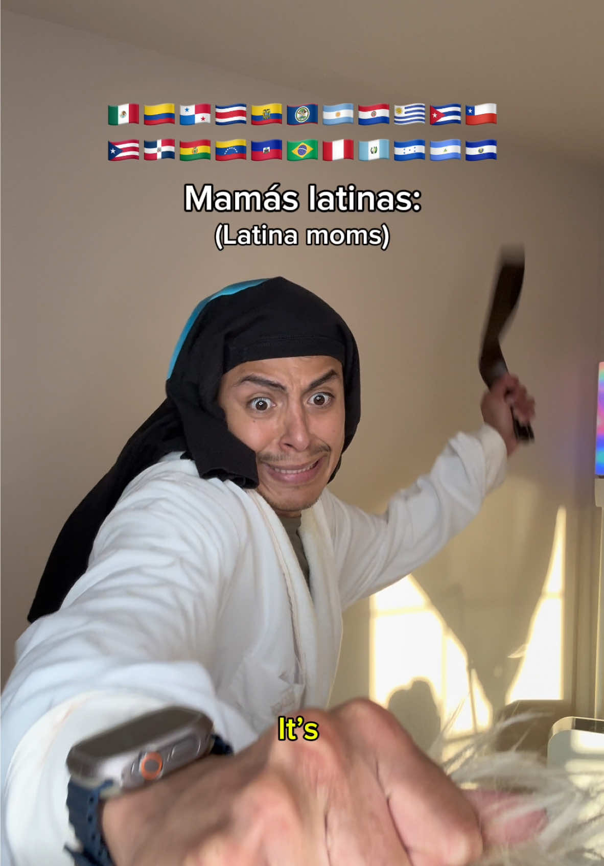 Mamas latinas vs mamas en eua 🤣 #comedia #comedy #funny #memes #random #parenting 