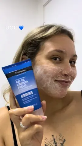 esse sabonete é simplesmente TUDO que me aconteceu! e nem se fala do esfoliante (da um frescooor) 💙. linha perfeita @Neutrogena | #fy #fyp #fypシ゚ #fyyyyyyyyyyyyyyyy #skincareroutine #skincare #neutrogena 