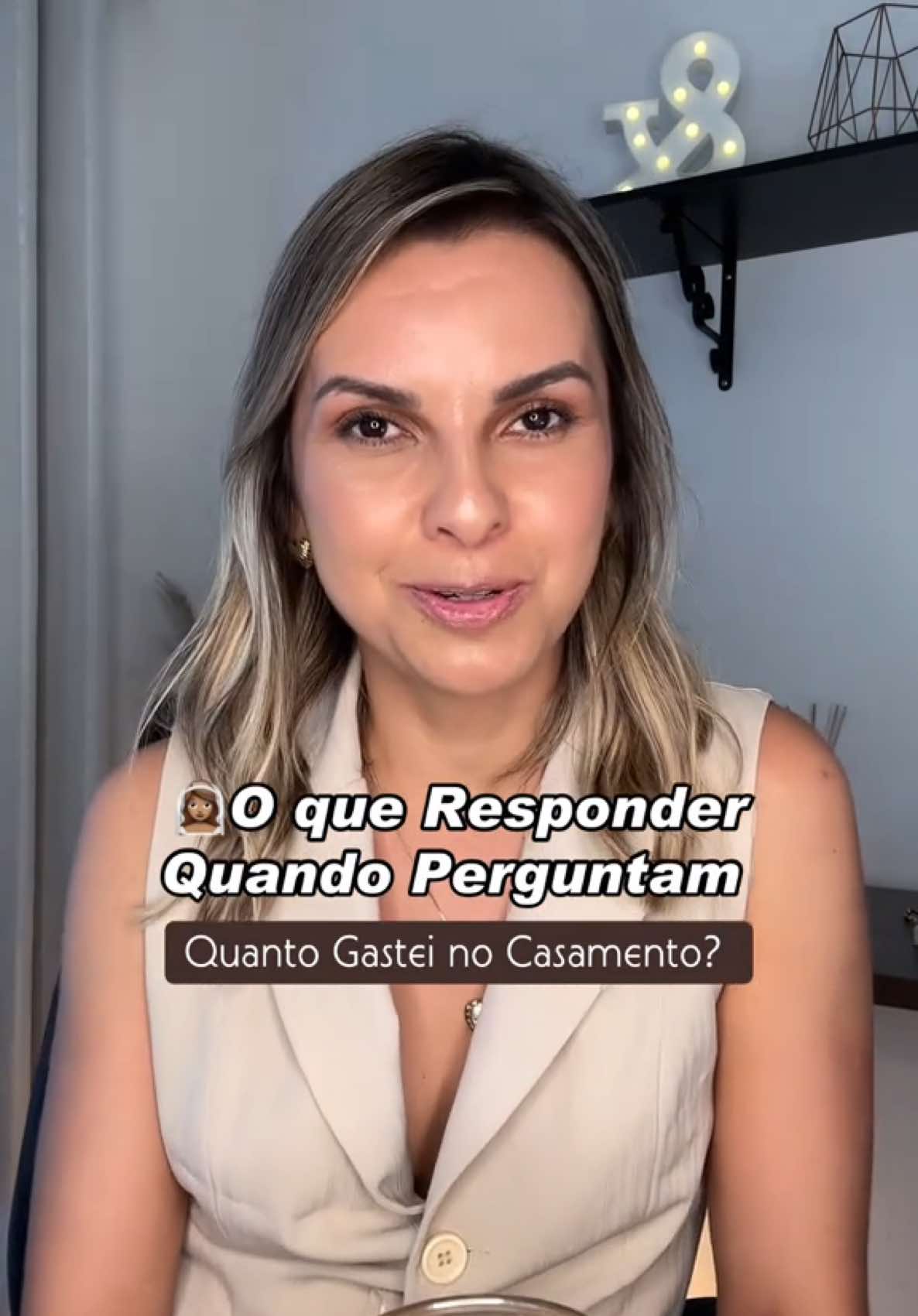 Se você também já se sentiu incomodado com essa pergunta, vem ver algumas formas elegantes de lidar com isso sem estresse!  E se tiver mais alguma pergunta que te incomodou me conta aqui! #casamento #organizaçãodecasamento  #etiquetaparacasamento 