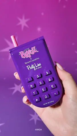 ¡Ring Ring!📱✨ Te está llamando el Lip Cream Party Line de Bratz. Dale a tus labios ese toque vibrante y divertido que necesitan para destacar en cualquier fiesta. ¡Es hora de responder la llamada del estilo! 🎉💋 Disponible este jueves en beautycreationscosmetics.com.mx 💜 #beautycreationsmx #BratzXBeautyCreations #BratzBabe #Bratitude #bratz #makeup #cosmetics #belleza #makeuplover