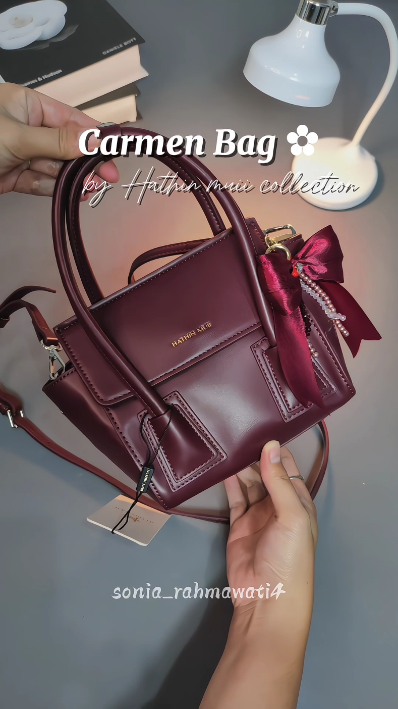 Rekomendasi tas warna burgundy elegan by Hathin muii #videoaesthetic #taswanita #taswanitaelegan #tasselempangwanita #affiliatemarketing #hathinmuii 