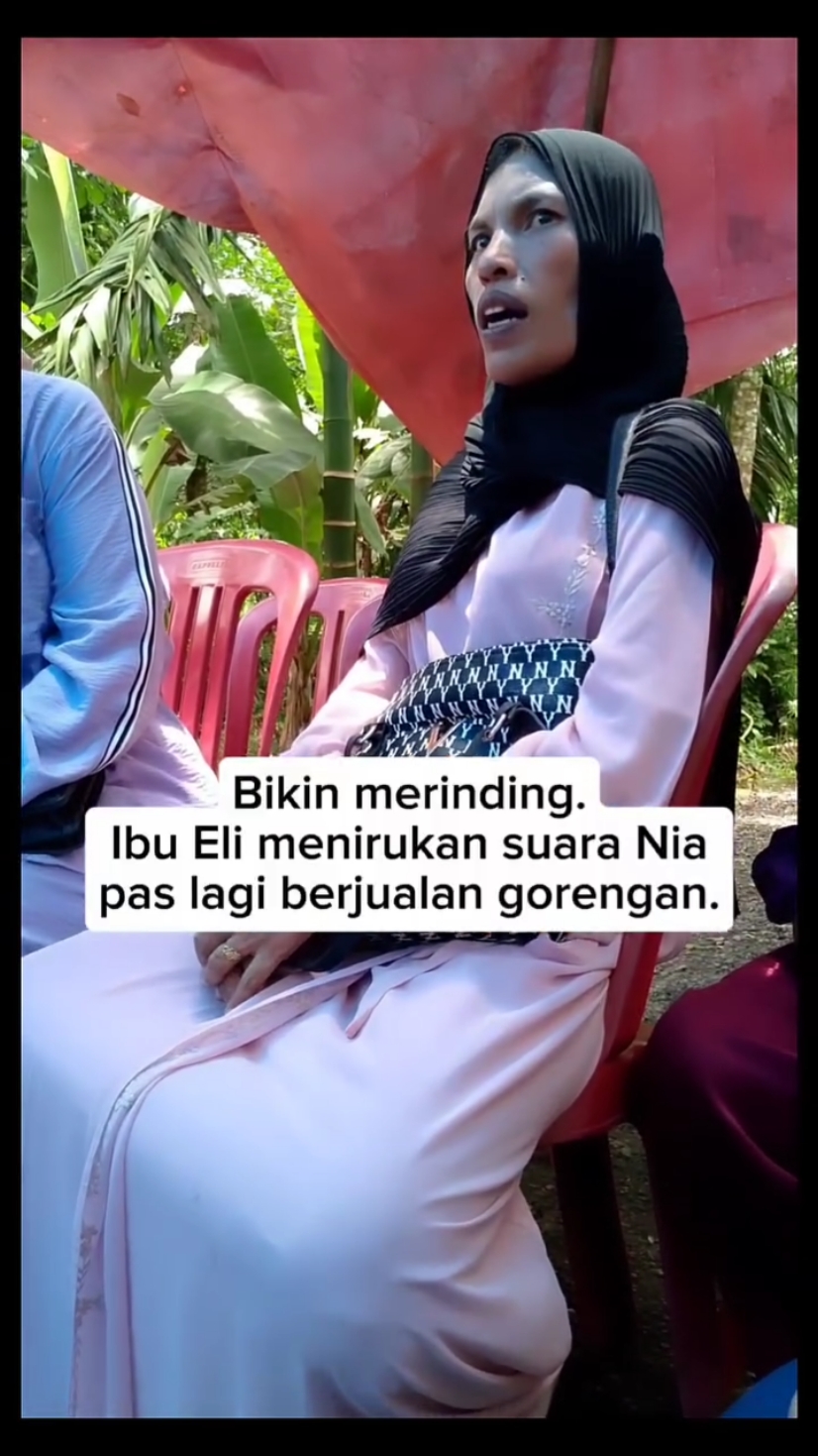 Dengarkan Bu Eli Menirukan suara Alm Nia Kurnia Sari.. #fypシ゚viral #niapenjualgorengan #niakurniasariviral #fypviraltiktok🖤シ゚☆ #niakurniasarifyp