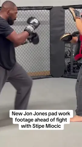 The goat looking dialed #jonjones #stipemiocic #UFC 