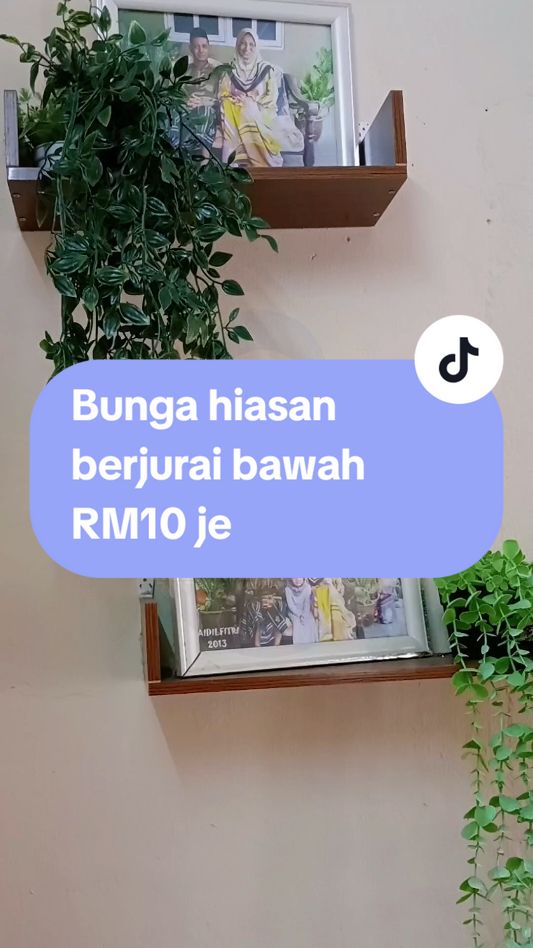 Jom deco rumah bajet, tak sangka ada rupanya bunga hiasan berjuntai harga bawah RM10. Banyak pilihan pulak tu. #bungahiasan #bungahiasanberjurai #homedecor 