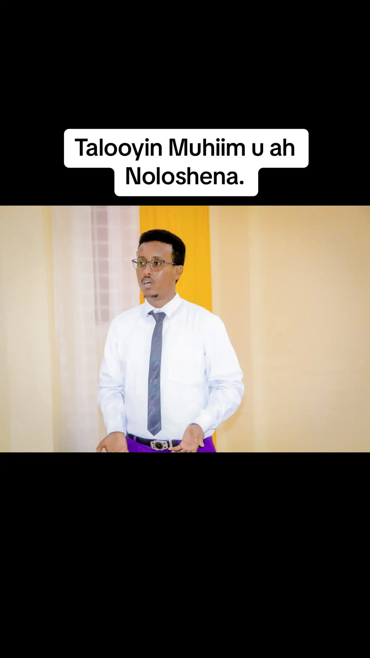 1. Geedka waxaa lagu qiimeeyaa miraha ama harka uu bixiyo, bini’aadanka waxaa lagu qiimeeyaa ficilada ay sameeyaan. Camalka wanaagsan marnaba ma khasaaro; Qofka beerta aadaab & hab dhaqan wanaagsan wuxuu gurtaa miraha xushmada iyo jaceylka dadka u hayaan 2. Ka fogow Xanaaqa, adiga keliya ayay ku dhaawacaysaa. Maxaad la caroonaysaa? Hadii aad saxsan tahay looma baahna in aad carooto, hadii aad qaldan tahay xaqba uma lihid in aad xanaaqdo 3. Qaladka ugu weyn dadku sameeyo inta badan waa; waxay dhageystaan kala bar, waxay fahmaan rubuc, waxay sheegaan laba jibbaar wixi ay maqleen ama dhacay 4. Caqabaduhu kuma joojin karaan, Dhibaatada kuma joojin karto, Dad wax kaa sheegay kuma joojin karaan, adiga keliya ayaa naftaada joojin kara oo dib u dhigi kara 5. Dad qaarkii waxay isku dayaan in ay banaanka soo dhigaan wixi kaa qaldan, sababtoo ah ma xamili karaan mana aqbali karaan wanaaga iyo waxa saxda ah ee aad sameynayso  6. Marnaba aad ha uga fakirin wixi tagay, waxay kuu keenaysaa murugo. Aad ha uga fakirin mustaqbalka, waxay kuu keenaysaa welwel iyo cabsi. Ugu noolow Maantadan adigoo dhoolacadeynaya, waxay kuu keenaysaa Farxad iyo Rayn-rayn 7. Goortii Maskaxda iyo jirka qofku daciif yahay, xaalad kasta waxay ku noqotaa dhibaato, Goortii maskaxda iyo muuqaalka jismiga qofku xoogan yahay, xaalad kasta waxay u noqotaa fursad 8. Maseyr yar waa u caafimaad xiriirka.. way wanaagsan tahay had iyo jeer in aad ogaato in qof ka baqayo in uu ku waayo Alla mahadleh.