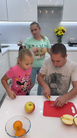 #familytime #funnyvideo #funny #family #lifehacks 