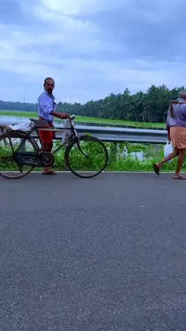 ഇന്നും ഉണ്ട് ഇവിടങ്ങളിൽ  നിൻ്റെയാ കുപ്പിവള കിലുക്കം🌹🌹🌹