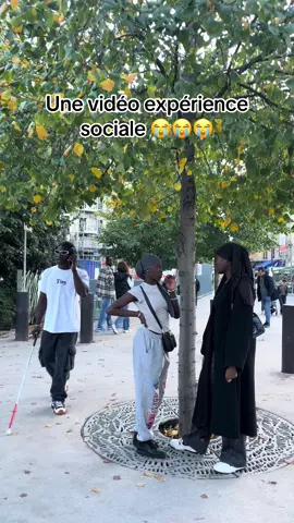 Une vidéo expérience sociale 😭😭😭#gentillesse #expériencesociale #tiktokpourtoi #france🇫🇷 #tiktokpourtoi #pourtoi 