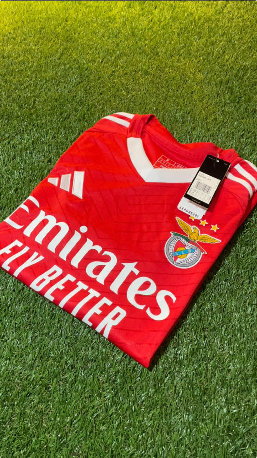 Football Jersey Benfica Home 24/25 🦅 If you want a soccer jersey at a great price, send us a message on our Instagram that is in the bio. Excellent quality and fast delivery. If you have any questions you can contact us 📥 #jersey #footballtiktok #soccerjersey 