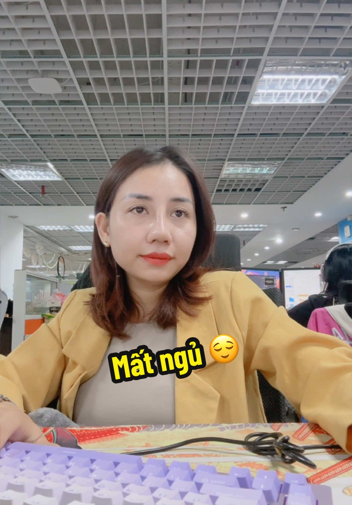 Có ai hay mất ngủ thì bơi hết zô đây nhé #vanphong #review #giadinh #angimacgi #congso #xitngungon #ihamess #rel1