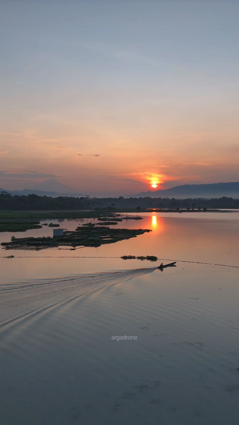 Suasana waduk mrica saat senja.. #banjarnegara  #dronevideo  #fyp 