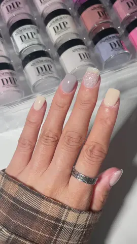 The most wonderful season of the year ✨#azurebeauty #dippowdernails #christmasgiftideas #diynailsathome #blackfriday #azurebeautydippowder #dippowder #christmas #november #thanksgiving 