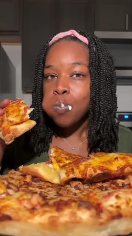 Chicken and Bacon Pizza with Stuffed Cheesy Bread Mukbang #mukbang #Foodie #food #eating #eatingshow #FoodTok #foodtiktok #foodie #food #pizza #pizzamukbang 