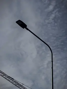 যে ভালোবাসার কথা তোমার আমাকে বলার ছিলো, সে ভালোবাসার কথা তুমি অন্য কাউকে বলে ফেলেছো। যে হৃদয়ে আমাকে রাখার কথা ছিলো সে হৃদয়ে তুমি রেখেছো অন্য কাউকে। যে শিহরনে তোমার আমাকে ভাবার কথা ছিলো, সে শিহরনে তুমি ভেবেছিলে অন্য কোন মুখ। মানুষ পৃথিবীর সমস্ত যন্ত্রণাকে পাশ কাটিয়ে যেতে পারে। কিন্তু প্রিয় মানুষকে অন্য কাউকে ভালোবাসতে দেখার যন্ত্রণা পাশ কাটিয়ে যেতে পারেনা। মানুষ সবকিছু সহ্য করতে পারে, কিন্তু ভালোবাসার মানুষের ভিতরে অন্যকোন মানুষের বসবাস সহ্য করতে পারে না আমি তো মানুষ যন্ত্র না। মানুষ বলেই বিচ্ছিরি অনুভূতি হয়, মানতে পারিনা, বোঝাতে পারিনা নিজেকে। সেজন্যে তোমার থেকে অনেক দূরে সরে এসেছি। যে ভালোবাসা জন্য, যে সুখের আশায় তুমি আমায় ঠকিয়েছো, সে ভালোবাসা, সে সুখ তোমার পাওয়া হোক। পুড়েছেই যখন,তবে একাই পুড়ুক আমার বুক...#foryou #foryoupage #music #trending #lyrics #plzunfrezemyaccount #its_yors_alamin #bd_editz_society 