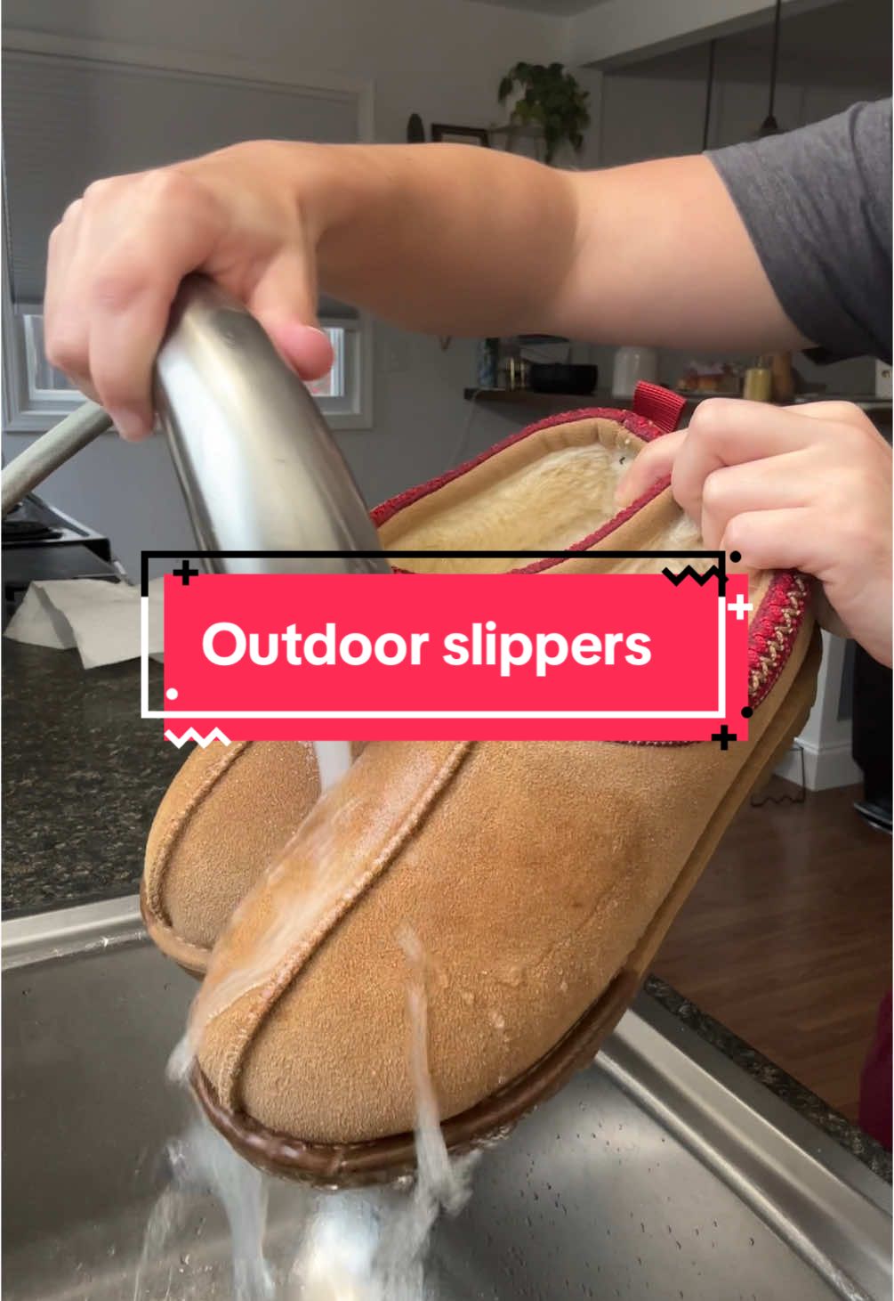 These outdoor slippers being water resistant make them even cooler than they were before #ChristmasGiftsForGirls #WomensFashion #WomensShoes #OutdoorSlippers #TiktokShopBlackFriday #TikTokShopHolidayHaul 