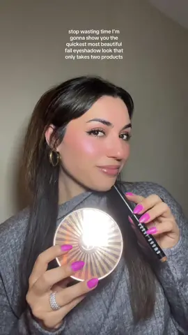 This is the best and easiest way to apply eyeshadow and no one will know it only took two products and under two minutes @Bobbi Brown @Charlotte Tilbury #makeup #eyeshadow #makeuphacks #beauty #sephora #eyeshadowtutorial 