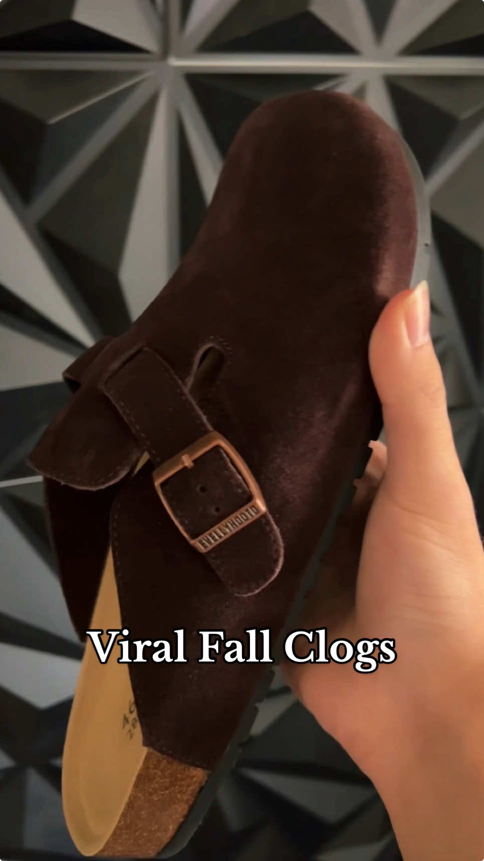 i normally wear a mens 11-12 and i got the 46! #clogs #fallfashion #fallshoes #fallessentials #tiktokshopblackfriday #tiktokshopcybermonday #ttslevelup #novemberfinds #creatorboostcamp #spotlightfinds #blackfriday 