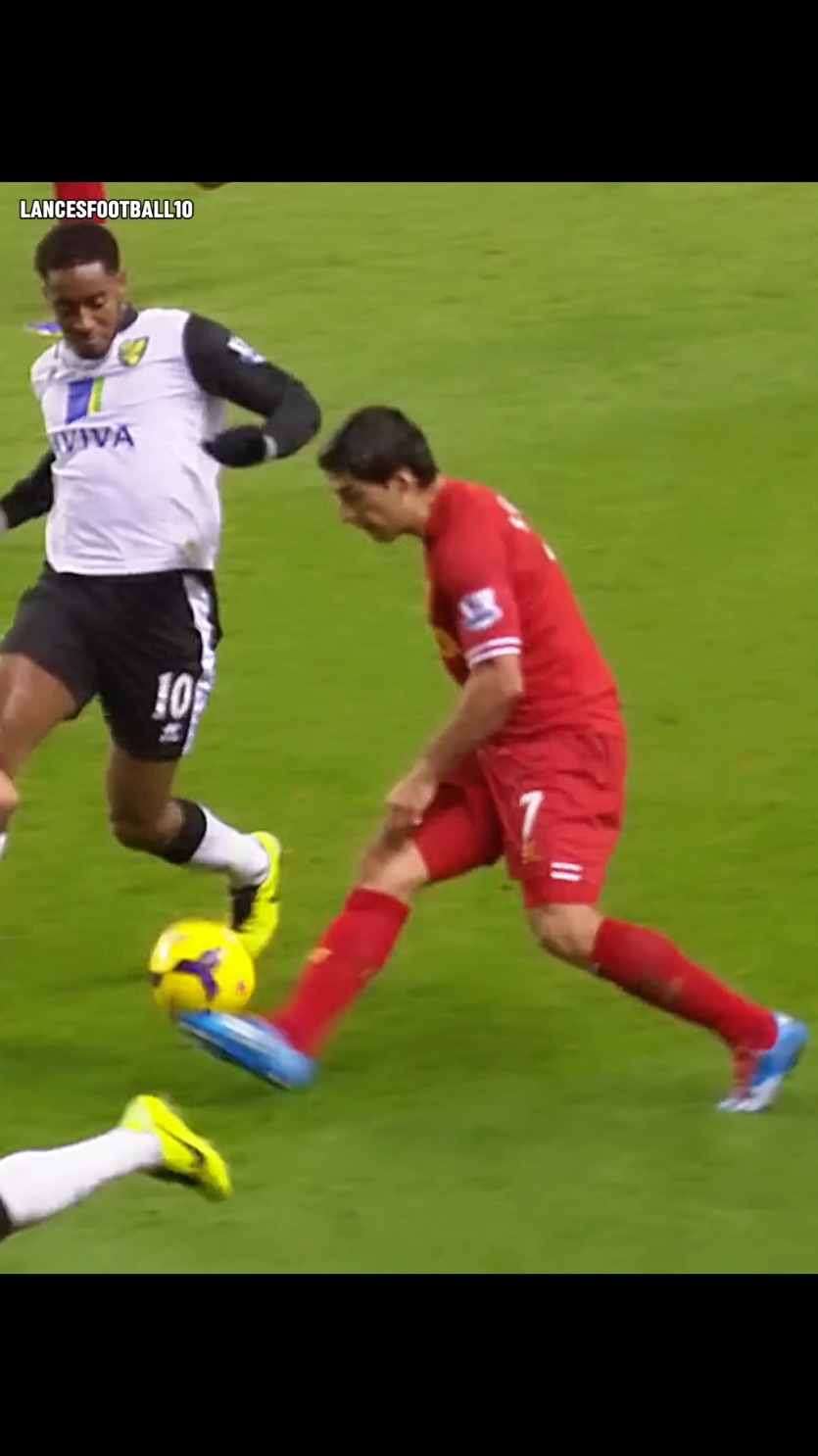 Luis Suárez at Liverpool#Suarez#Viral#Skills#Soccer#Liverpool#Goals 