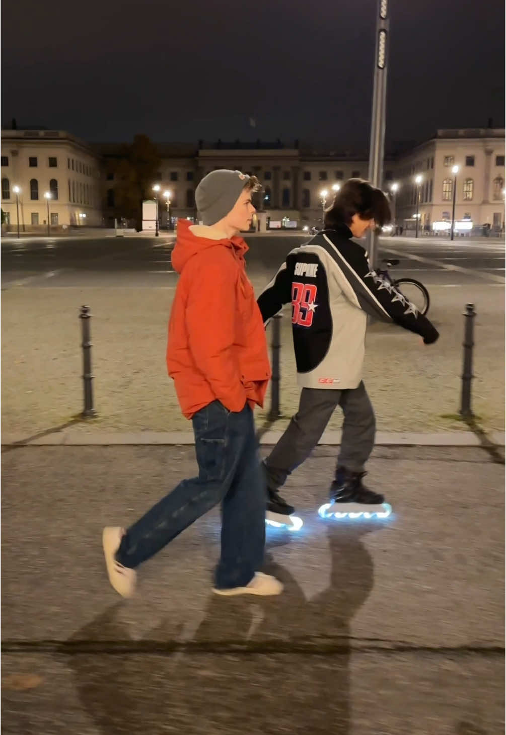 Rollermoonwalk? Moonrollerwalk? Late night in Berlin with @WasabiGang for the #redonemovie premiere