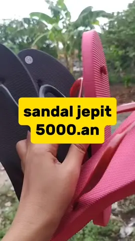 sandal jepit || yuk yang belum kebagian bisa langsung di garcepin yaa sandal promo nya beli 1 gratis 1 #sendal #sandlawanitakekinian #sandalviral #sendaljepit #sandalpromo #sendalpromo #sendalmurah #sandalmurah #sandals #lewatberanda #foryou #rekomendasisandal 
