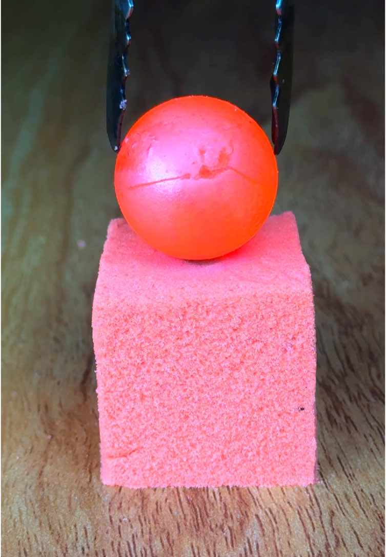 1000°C RHCB & RHCC vs Kinetic Sand 🌈😱 #oddlysatisfying #asmrsounds #experiment #science