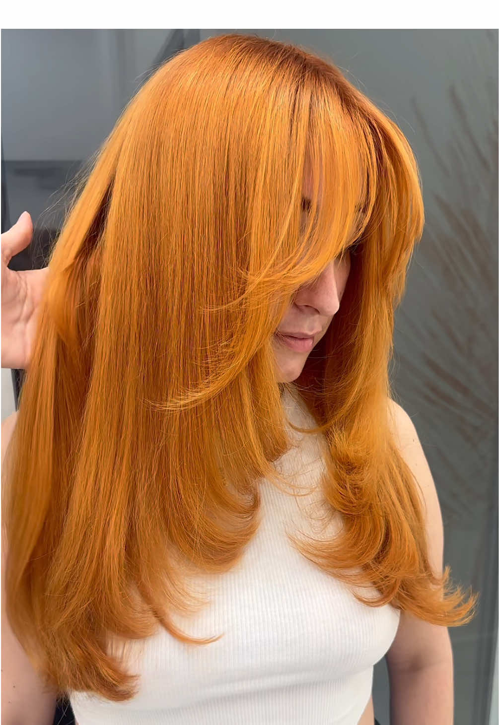 Dark copper -> ginger/strawberry blonde 🍓🧡  #90slayers #strawberryblonde #copperhair #gingerhair #schwarzkopfusa #igoraroyal #colorspecialistmiami #colorspecialistnyc #layershaircut #butterflyhaircut #hairgoals @schwarzkopfprofessional @K18 Hair @hanzonation 