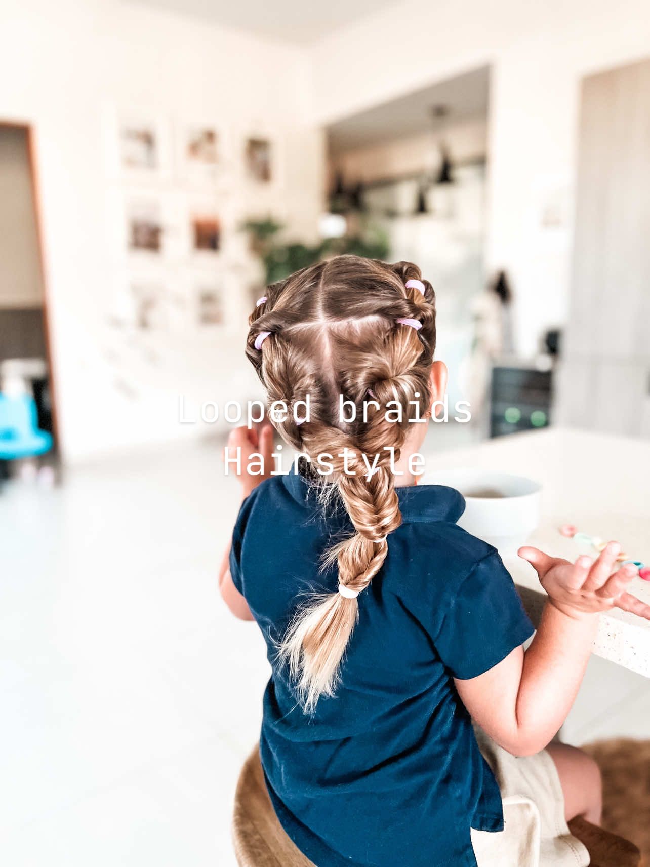 ¡Les traigo un nuevo tutorial de peinado! 🎀 Hoy vamos con dos looped braids que se unen en una sola al final. Les muestro paso a paso cómo crear este look en mi hija, perfecto para esos días de escuela. Fácil, rápido y súper lindo. 💖 ¿Listos para probarlo? #PeinadosParaNiñas #KidHairstyles #TutorialDePeinado #PeinadosFaciles #hair #hairtok #hairstyle #hairstyletutorial #hairstyleideas #hairstyleinspo #toddlerhairstyles 