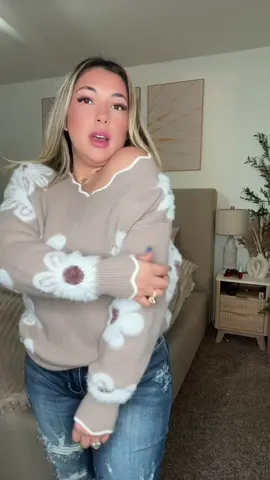 Perfectly cute flower print sweater for this winter very thick and warm! #scallopedvneck #floralprint #sweaterweather #knitsweater #warmsweater #tiktokshopblackfriday #tiktokshopmademebuyit #ttsstarcreator #tiktokshopfinds 