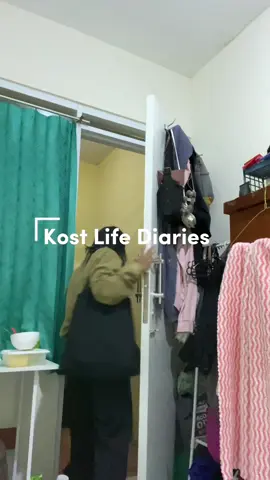 Surviving on my own.. . . . #fy #Vlog #dailyvlog #lifeasanakkost #kostlife 