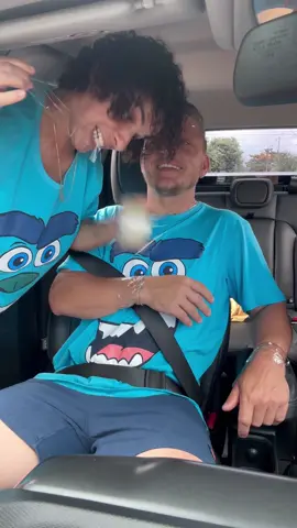 É modo avião ou ouvir o caminho todo 🤣🤣🤣 #humor 