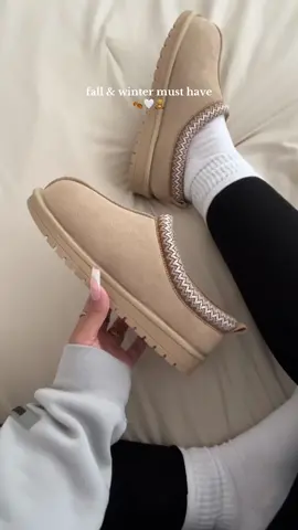Get yours before they sell out😍  The cutest outdoor slippers! #fallshoes #wintershoes #autumnfashion #tiktokshopfinds #blackfridaydeals #tiktokshopblackfriday 
