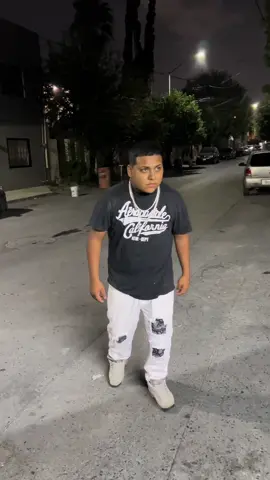 Para que anda de chismoso 🤬🤬 @Elotes El Negro #trends #fpy #lady #vira #ladypollos #trend #fpy #lady #vira #fypシ #foryoupage #viraltiktok #emprendedores #negocios #ladypollo 