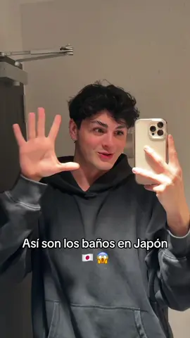 Tenia que hacerlo jajaja 😂🚽 asi son los baños en Japon 