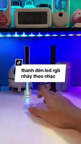 thanh đèn led rgb cảm biến âm thanh nháy theo nhạc #thanhledrgb #denledrgb #thanhlednhaytheonhac #denledcambien #decorbanlamviec #thanhlinhreview 