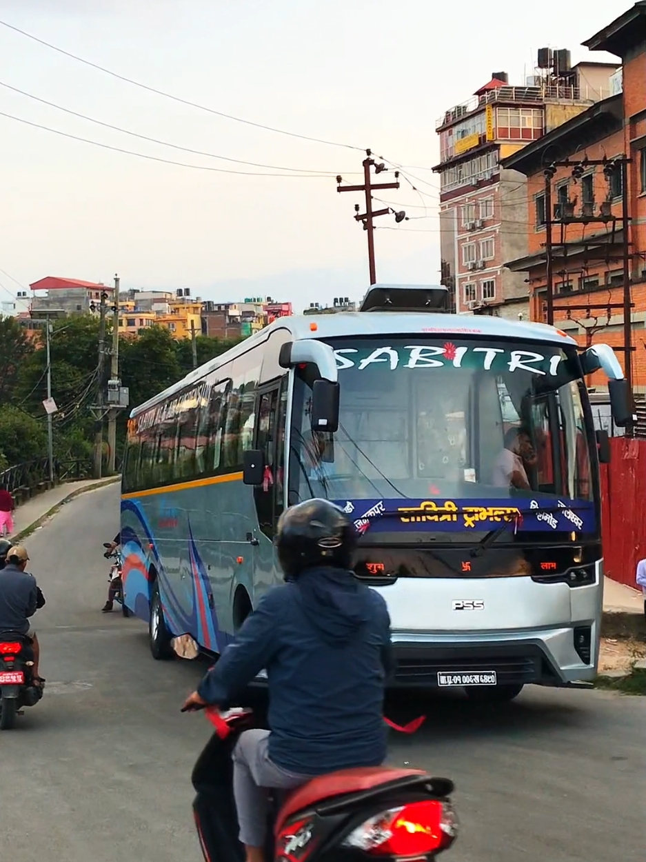 sabitrii ac#deluxebusofktm🇳🇵🇳🇵🇳🇵 #deluxebusofktm #foryoupageofficiall #foryoupage #kathmandu #share @Sangrila Air suspension ❤️‍🔥 