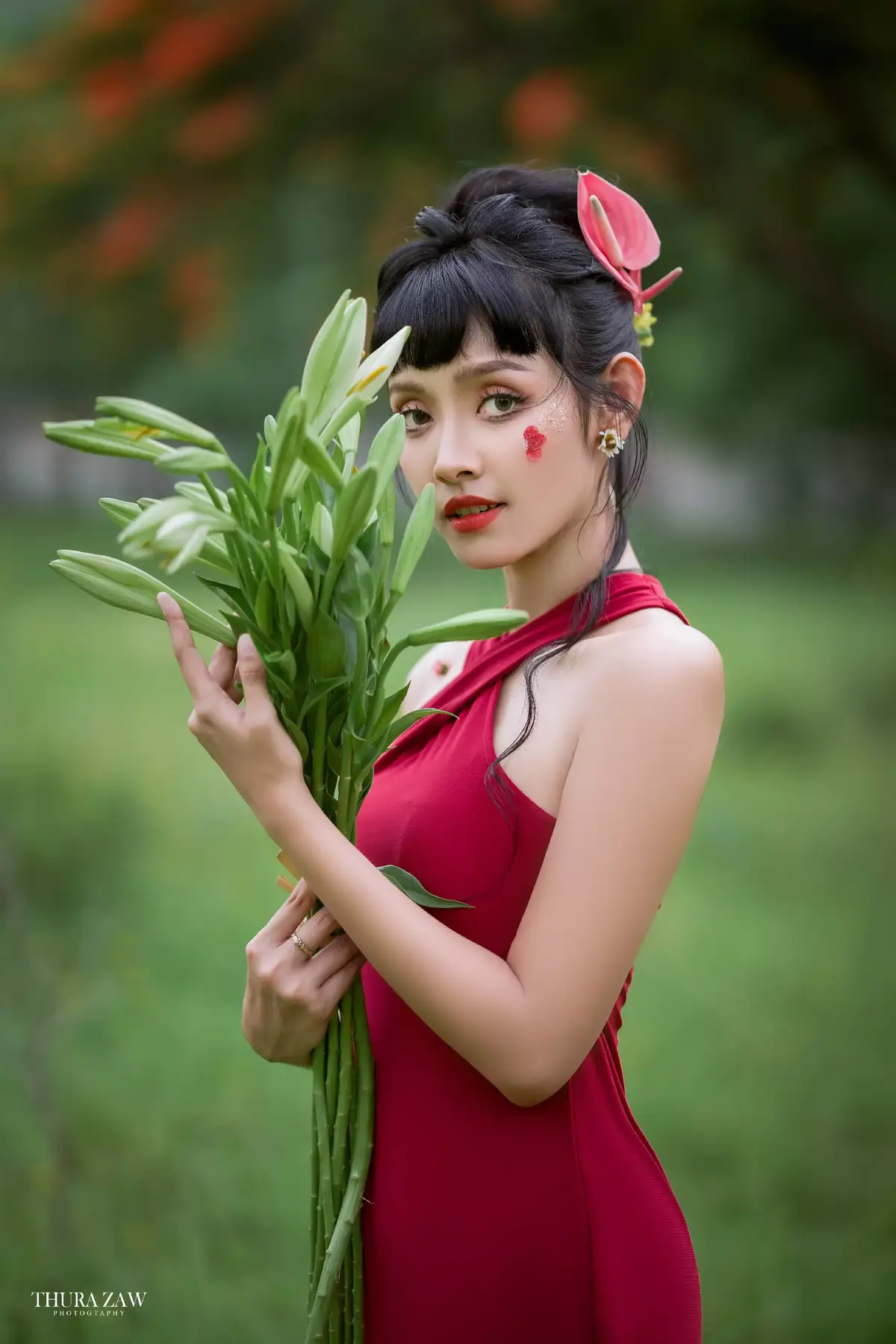 RED ❤ . #soloportrait  #mandalayportraitphotographer #sayarlaythura 