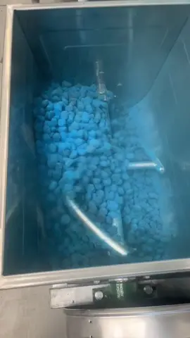 New machine, same flavor! These sour blue razz gushers just leveled up🫐💙🔥 #sour #foryoupage #gushers #viral #foryou #fyp #candy #gosogummies #candytok 