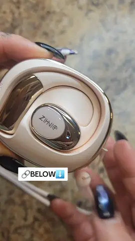 This color is EVERYTHING ❤️ #earbuds #wireless #handsfree #zihnicheadphones #tiktokblackfriday #tiktokshopblackfriday #tiktokshopfinds #tiktokcybermonday #tiktokshopcybermonday #tiktokshop #tiktokaffiliate #creatorsearchinsights #fyp #fypシ 